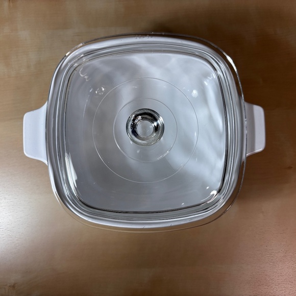 Vintage Corning Ware Cornflower Casserole Dish 1.5 qt. P-1.5-B w/ Lid - Picture 2 of 4